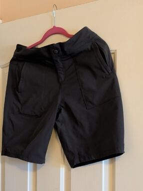 Women's Black Bermuda Shorts with Relaxed Fit and Front Pockets